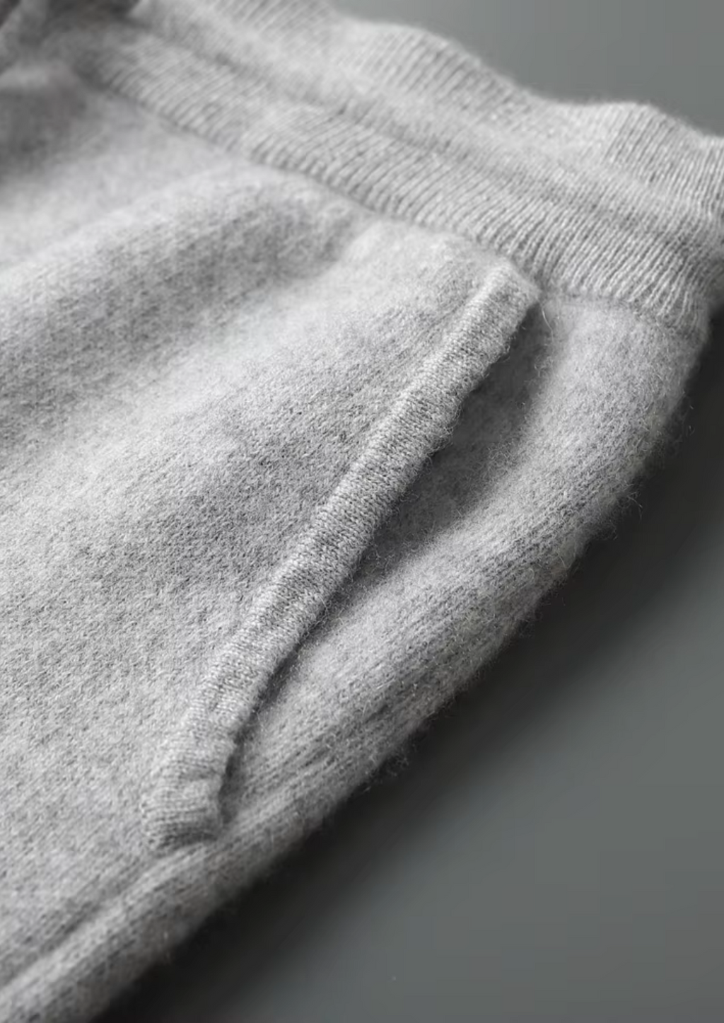 PANTALONI DA TEMPO LIBERO IN PREGIATO CASHMERE