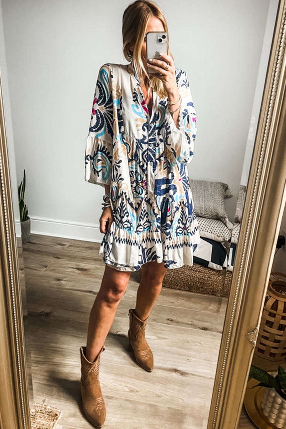 Mini-robe imprimée à motifs tribaux et manches bracelet pour femmes