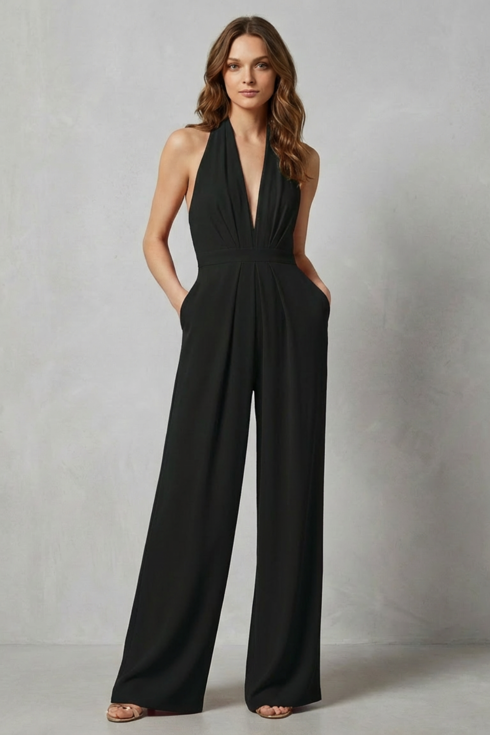 Marchmel | Donna Tuta con schiena scoperta e collo halter – Glamour estivo audace