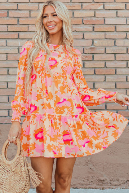 Mini robe orange à volants manches lanternes smockées style évasé élégant pour femmes