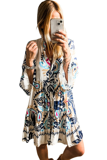 Mini-robe imprimée à motifs tribaux et manches bracelet pour femmes