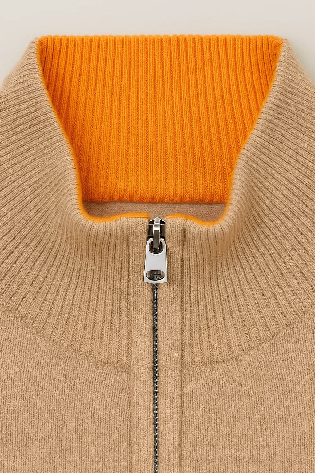Pull des Montagnes Rocheuses Beige