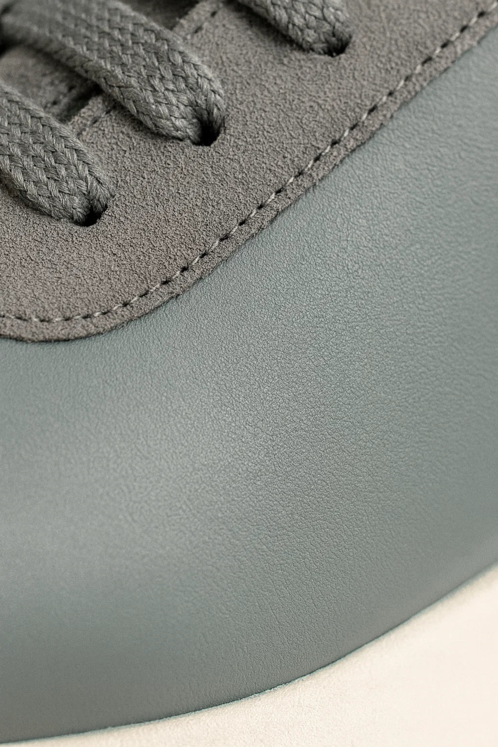 Calzatura Suede Runner Gris